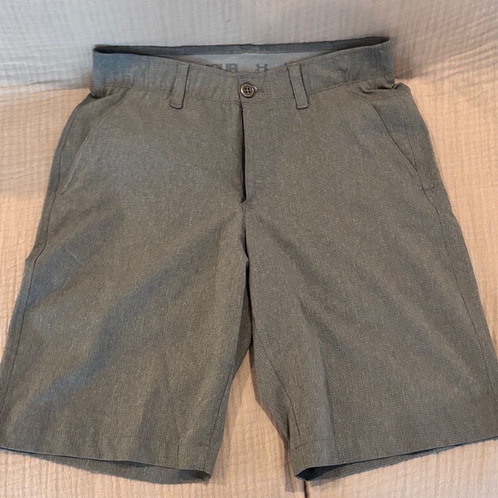 Under Armour Men's Light Gray Flat Front Performance Shorts